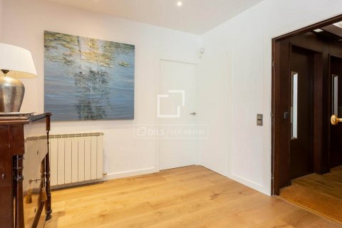 Купить квартиру в Барселона, Испания с 5 спален, 204м², № 8691 - фото 27