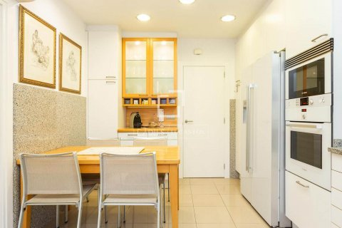 Купить квартиру в Барселона, Испания с 5 спален, 204м², № 8691 - фото 12
