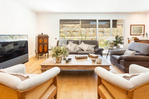 5 bedrooms apartment for sale in Barcelona, Catalonia, Spain № 8691