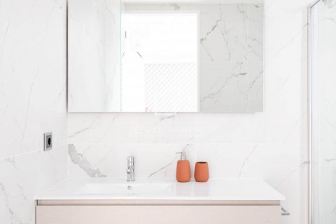 2 bedrooms apartment for sale in Barcelona, Catalonia, Spain № 8694 - photo 23