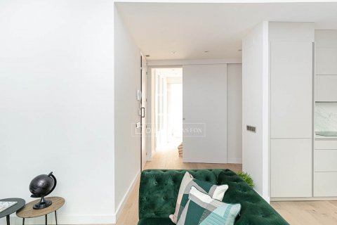 2 bedrooms apartment for sale in Barcelona, Catalonia, Spain № 8694 - photo 14