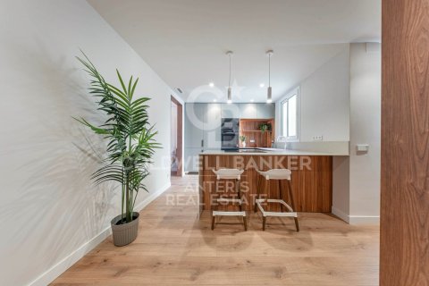 Apartamento de 3 dormitorios en venta en Barcelona, Cataluña, Spain № 7726 - foto 14