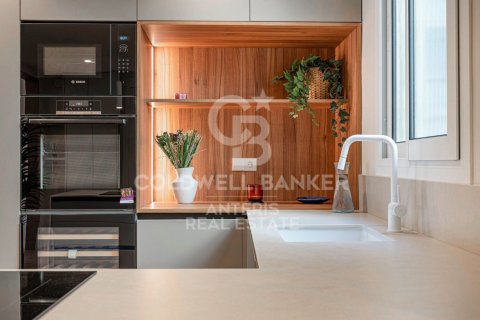 Apartamento de 3 dormitorios en venta en Barcelona, Cataluña, Spain № 7726 - foto 10