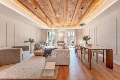 3 bedrooms apartment for sale in Barcelona, Catalonia, Spain № 7726