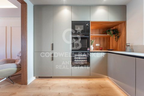 Apartamento de 3 dormitorios en venta en Barcelona, Cataluña, Spain № 7726 - foto 13