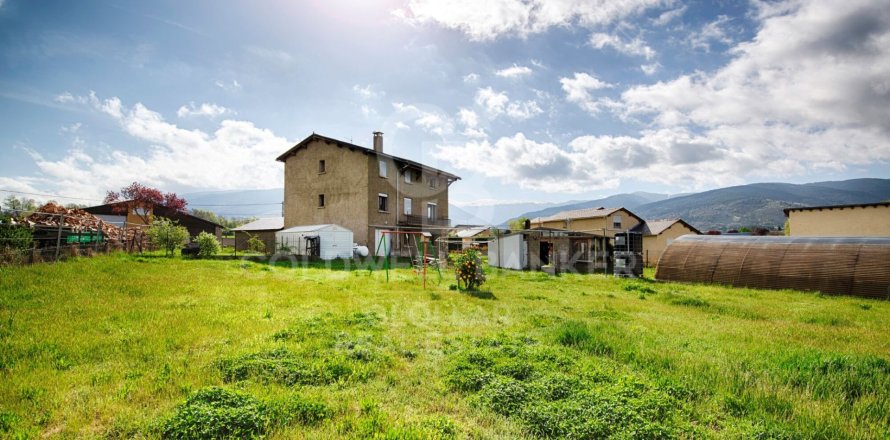 6 bedrooms house for sale in Catalonia, Spain № 7729