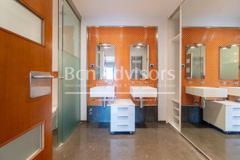 3 bedrooms apartment for sale in Barcelona, Catalonia, Spain № 2844 - photo 27