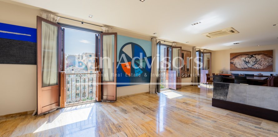 3 bedrooms apartment for sale in Barcelona, Catalonia, Spain № 2844