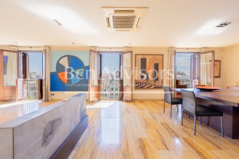 3 bedrooms apartment for sale in Barcelona, Catalonia, Spain № 2844 - photo 2
