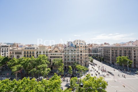 3 bedrooms apartment for sale in Barcelona, Catalonia, Spain № 2844 - photo 3