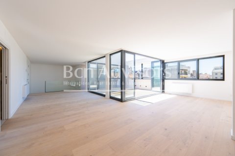 3 bedrooms penthouse for sale in Barcelona, Catalonia, Spain № 2846 - photo 2