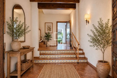 8 chambres villa à vendre à Vilanova i la Geltru, Barcelona, Catalonia, Spain № 3888 - photo 27