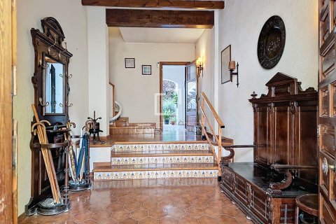 8 chambres villa à vendre à Vilanova i la Geltru, Barcelona, Catalonia, Spain № 3888 - photo 2