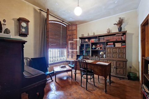 8 chambres villa à vendre à Vilanova i la Geltru, Barcelona, Catalonia, Spain № 3888 - photo 4