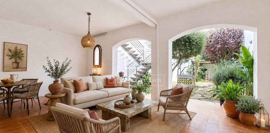 8 chambres villa à vendre à Vilanova i la Geltru, Barcelona, Catalonia, Spain № 3888