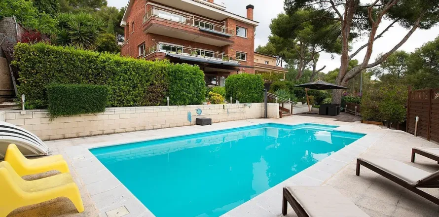 6 bedrooms house for sale in Castelldefels, Barcelona, Catalonia, Spain № 1400