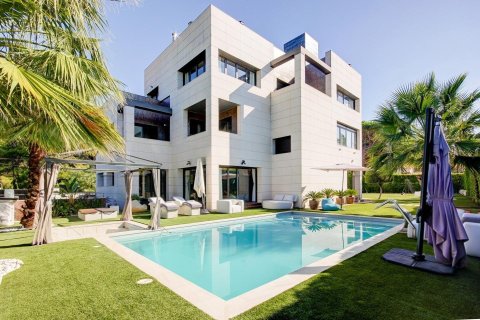 8 bedrooms house for sale in Gava, Barcelona, Catalonia, Spain № 1397
