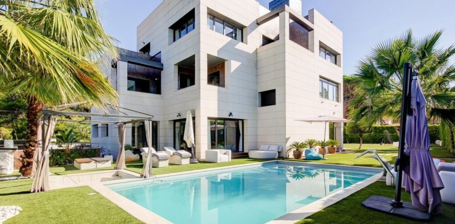 8 bedrooms house for sale in Gava, Barcelona, Catalonia, Spain № 1397