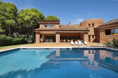 6 bedrooms house for sale in Gava, Barcelona, Catalonia, Spain № 1399 - photo 2