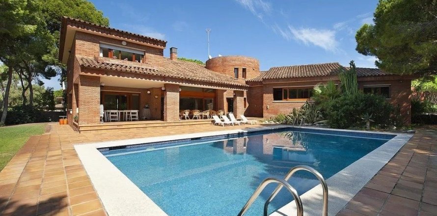 6 bedrooms house for sale in Gava, Barcelona, Catalonia, Spain № 1399
