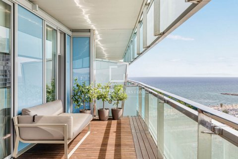 3 bedrooms apartment for sale in Barcelona, Catalonia, Spain № 8485