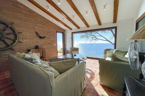 Купить дом в Льорет-де-Мар, Испания с 8 комнат, 283м², № 6200 - фото 6