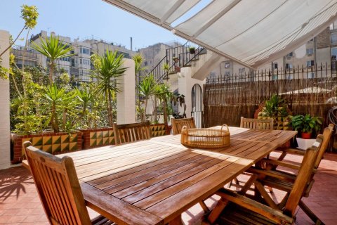 4 bedrooms apartment for sale in Barcelona, Catalonia, Spain № 1628 - photo 3