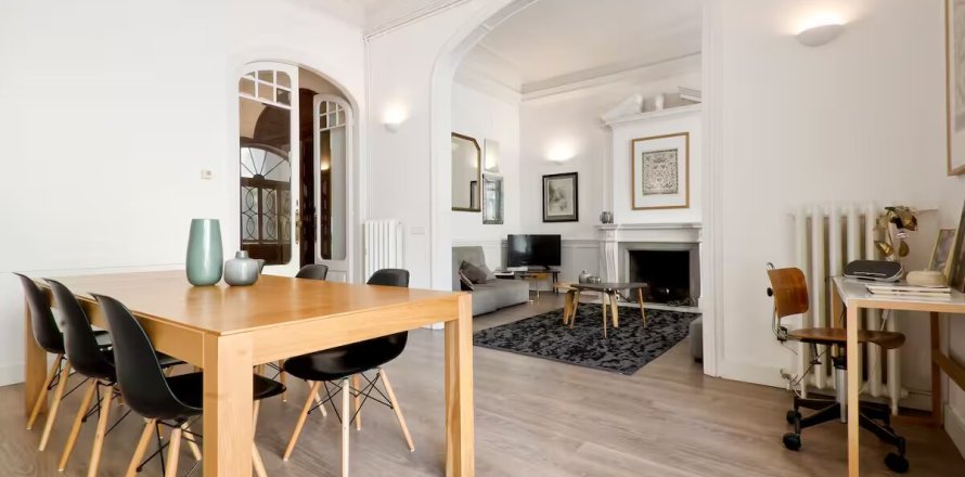 4 bedrooms apartment for sale in Barcelona, Catalonia, Spain № 1628
