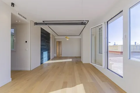 Купить квартиру в Барселона, Испания с 5 комнат, № 1630 - фото 17