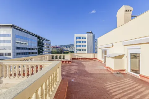Купить квартиру в Барселона, Испания с 5 комнат, № 1630 - фото 2