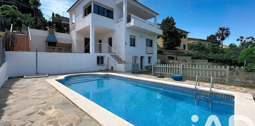 4 bedrooms apartment for sale in El Vendrell, Tarragona, Catalonia, Spain № 7331