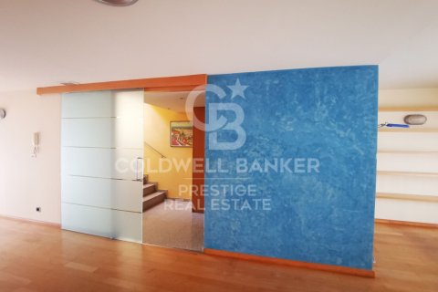 564 m² commercial property à vendre à Barcelona, Catalonia, Spain № 5533 - photo 3