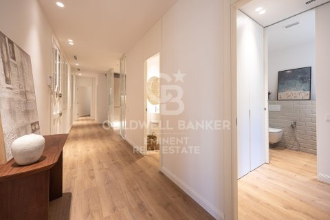 2 bedrooms apartment for sale in Barcelona, Catalonia, Spain № 5537 - photo 9