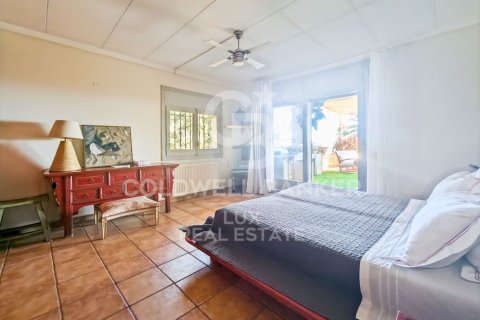 Купить виллу в Пау, Испания с 8 спален, 408м², № 5532 - фото 11