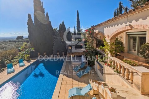 Купить виллу в Пау, Испания с 8 спален, 408м², № 5532 - фото 6