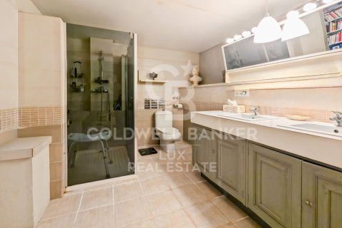 Купить виллу в Пау, Испания с 8 спален, 408м², № 5532 - фото 13