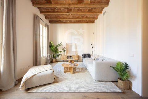 2 bedrooms apartment for sale in Barcelona, Catalonia, Spain № 5291 - photo 2