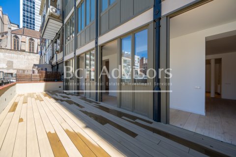Apartamento de 2 dormitorios en venta en Barcelona, Cataluña, Spain № 2878 - foto 5