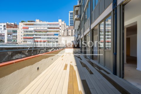 Apartamento de 2 dormitorios en venta en Barcelona, Cataluña, Spain № 2878 - foto 22