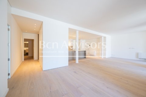 Apartamento de 2 dormitorios en venta en Barcelona, Cataluña, Spain № 2878 - foto 17