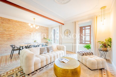 3 bedrooms apartment for sale in Barcelona, Catalonia, Spain № 2881 - photo 2