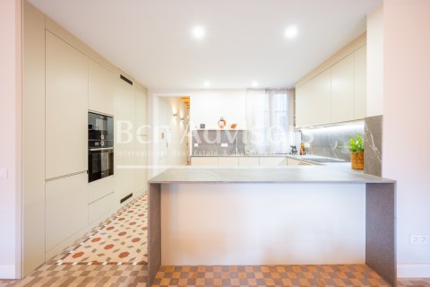 3 bedrooms apartment for sale in Barcelona, Catalonia, Spain № 2881 - photo 13