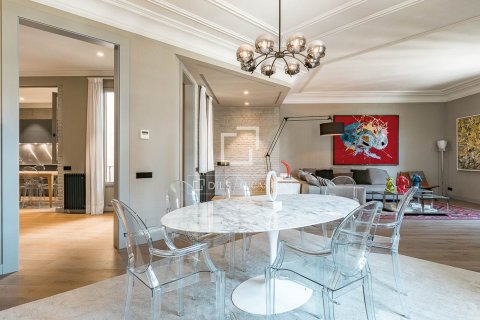 Купить квартиру в Барселона, Испания с 3 спальни, 209м², № 6549 - фото 4
