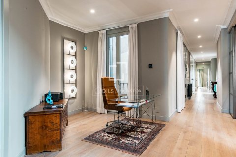 Купить квартиру в Барселона, Испания с 3 спальни, 209м², № 6549 - фото 5