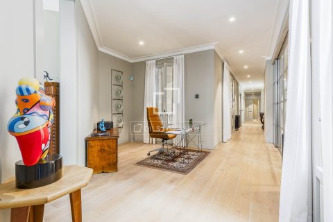 Купить квартиру в Барселона, Испания с 3 спальни, 209м², № 6549 - фото 29
