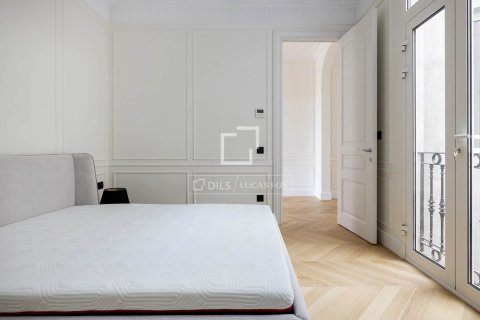 4 bedrooms apartment for sale in Barcelona, Catalonia, Spain № 6547 - photo 13