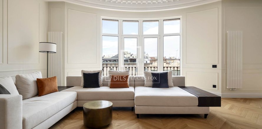 4 bedrooms apartment for sale in Barcelona, Catalonia, Spain № 6547