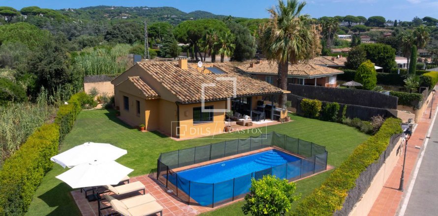 4 bedrooms villa for sale in Sant Vicenc De Montalt, Barcelona, Catalonia, Spain № 8841