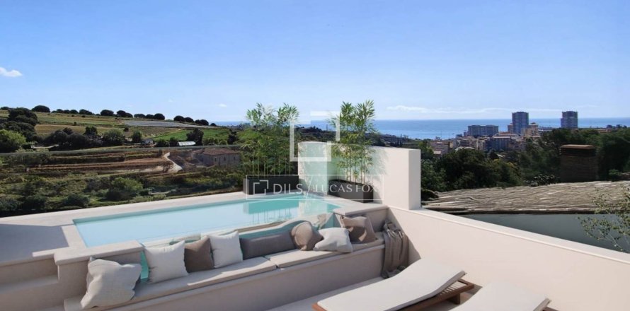 4 bedrooms penthouse for sale in Tiana, Barcelona, Catalonia, Spain № 3991