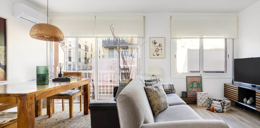2 bedrooms apartment for sale in Barcelona, Catalonia, Spain № 3994